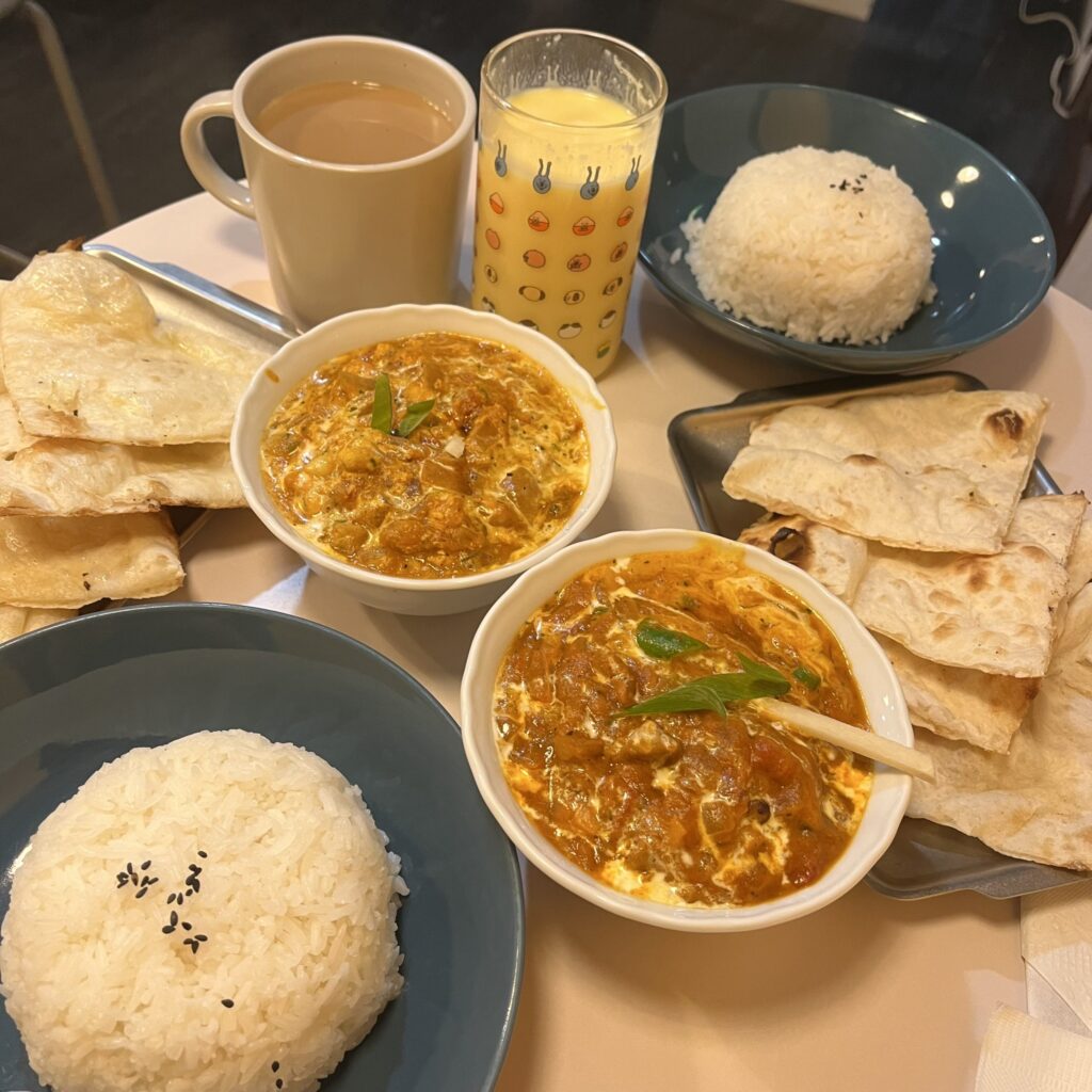 咖哩佼佼者、拉巴德咖哩、奶香甩餅、原為甩餅、香料奶茶、芒果優格